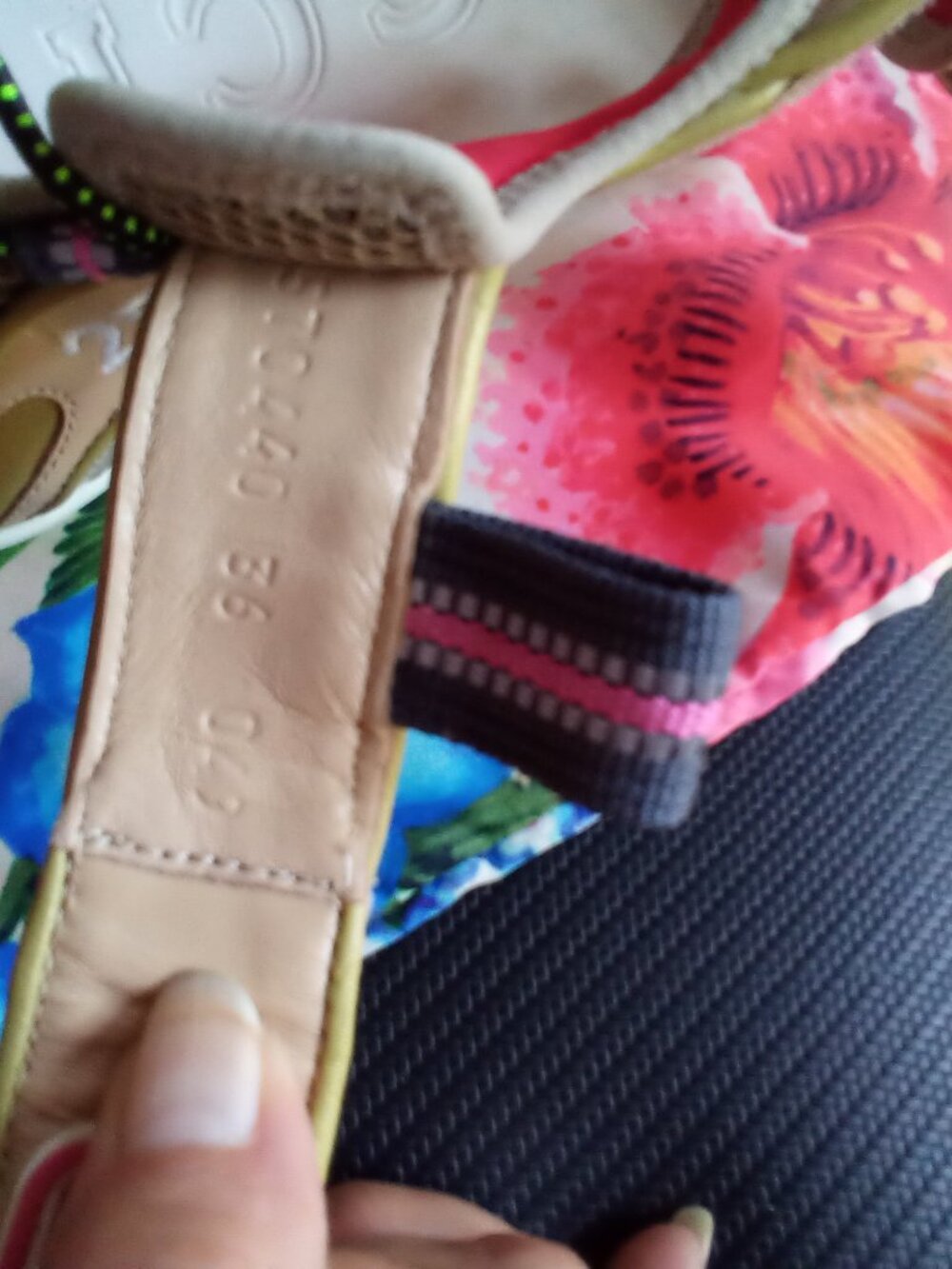 Gucci Authentic Summer Sandal - Picture 7 of 10